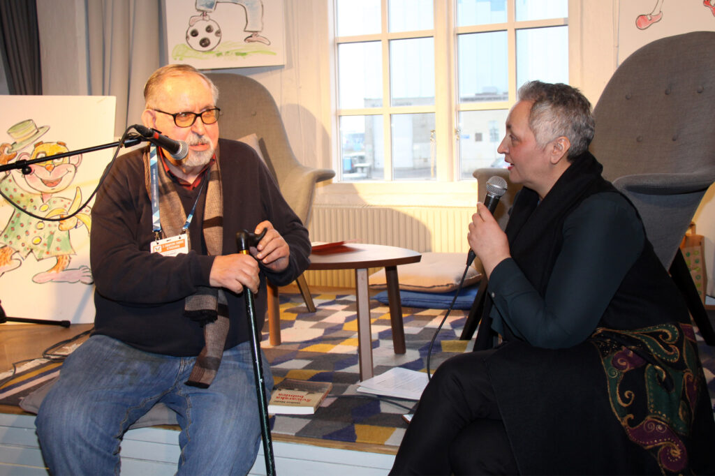 Midhat Medić i Samira Ajanović na 2. Sajmu bh. knjige u Švedskoj (Göteborg, 2019) Midhat Medić i Samira Ajanović na 2. Sajmu bh. knjige u Švedskoj (Göteborg, 2019)